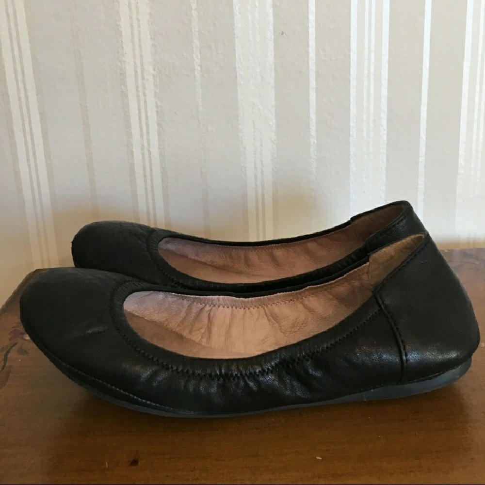 Vince Camuto Black Leather Ballet Flat